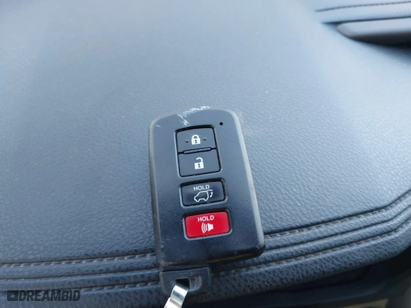 2014 Toyota Highlander XLE with VIN 5TDKKRFH9ES034849, listed as a IAAI auction lot 41792720 with 171,521 mi miles. Bid and sale history available at carsss.com. Image 11.