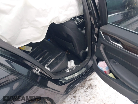 2019 BMW 5 Series 530i xDrive with VIN WBAJA7C50KWW27764, listed as a IAAI auction lot 41550455 with Not provided miles and . Bid and sale history available at DreamBid. Image 8.