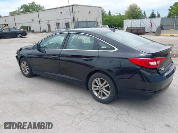 2015 Hyundai Sonata SE z VIN 5NPE24AF0FH058504, wystawiony jako IAAI lot #42354602 z przebiegiem 194 470 mil mil oraz . Historia ofert i sprzedaży dostępna na DreamBid. Obrazek 3.