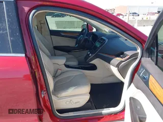 2015 Lincoln MKC with VIN 5LMCJ1A93FUJ30944, listed as a IAAI auction lot 41835261 with 142,324 mi miles. Bid and sale history available at carsss.com. Image 5.