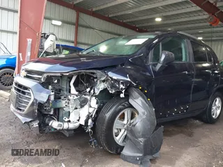 2022 Chevrolet Trax LT with VIN KL7CJPSM9NB564368, listed as a IAAI auction lot 41715716 with 42,421 mi miles. Bid and sale history available at carsss.com. Image 6.