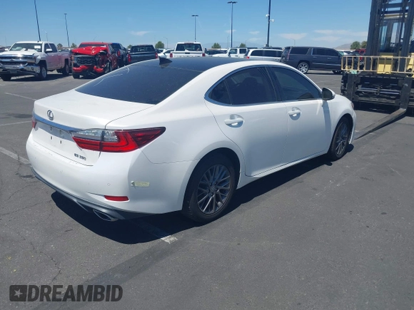 2018 Lexus ES with VIN 58ABK1GG8JU096535, listed as a IAAI auction lot 42009893 with 65,225 mi miles. Bid and sale history available at carsss.com. Image 4.