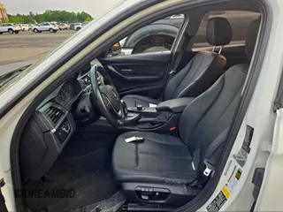 2014 BMW 3 Series 328i xDrive с VIN WBA3B5G57ENS10589, выставлен на аукционе IAAI как лот 42476824 с пробегом 208 112 миль миль и . История ставок и продаж доступна на DreamBid. Изображение 5.