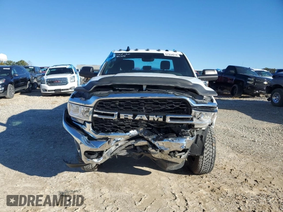 2022 Ram 3500 Tradesman with VIN 3C63R3GJ3NG340188, listed as a Copart auction lot 67354814 with 43,239 mi miles and Salvage Title. Bid and sale history available at carsss.com. Image 5.