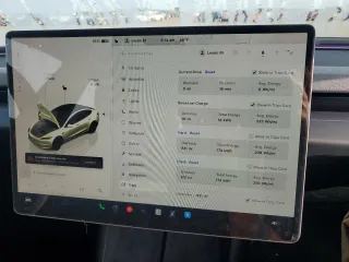 2025 Tesla Model 3 Long Range with VIN 5YJ3E1EA0SF922262, listed as a Copart auction lot 48358095 with 831 mi miles and Salvage title. Bid and sale history available at DreamBid. Image 9.