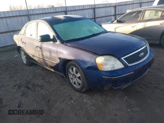 2006 Ford Five Hundred SE with VIN 1FAFP23146G154917, listed as a IAAI auction lot 41151707 with 197,068 mi miles. Bid and sale history available at carsss.com. Image 1.