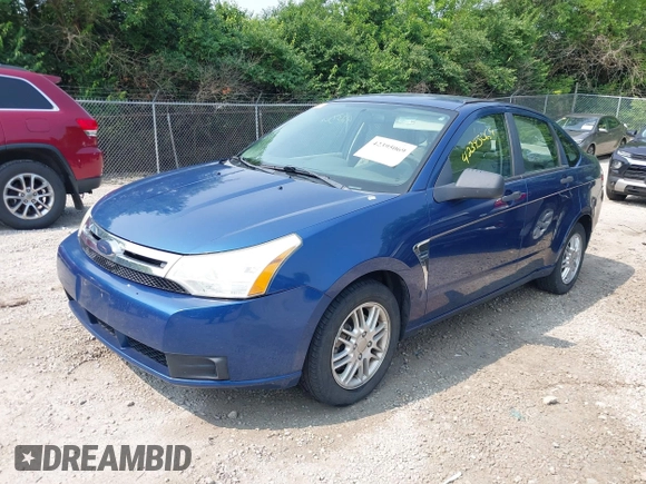 2008 Ford Focus SE z VIN 1FAHP35N48W230014, wystawiony jako IAAI lot #42395069 z przebiegiem 140 179 mil mil oraz . Historia ofert i sprzedaży dostępna na DreamBid. Obrazek 2.