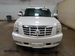 2009 Cadillac Escalade z VIN 1GYFK43599R215849, wystawiony jako Copart lot #51853845 z przebiegiem Nie podano mil oraz Czysty tytuł • Clean title. Historia ofert i sprzedaży dostępna na DreamBid. Obrazek 5.