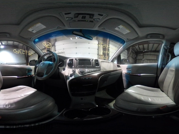 2011 Toyota Sienna XLE с VIN 5TDDK3DC8BS026606, выставлен на аукционе IAAI как лот 41295760 с пробегом 128 930 миль миль и . История ставок и продаж доступна на DreamBid. Изображение 18.