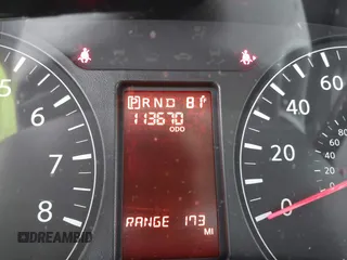 2020 Nissan NV Cargo SV z VIN 1N6BF0KM7LN809782, wystawiony jako IAAI lot #41962006 z przebiegiem 113 670 mil mil oraz . Historia ofert i sprzedaży dostępna na DreamBid. Obrazek 15.
