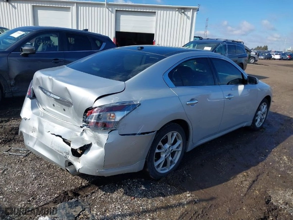 2014 Nissan Maxima 3.5 SV with VIN 1N4AA5AP4EC476919, listed as a IAAI auction lot 41690481 with 121375 miles. Bid and sale history available at carsss.com. Image 4.