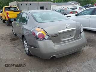 2008 Nissan Altima 2.5 z VIN 1N4AL21E48N540084, wystawiony jako IAAI lot #42303017 z przebiegiem Nie podano mil oraz . Historia ofert i sprzedaży dostępna na DreamBid. Obrazek 3.
