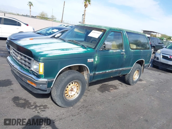 1986 Chevrolet Blazer z VIN 1G8CT18R5G8107497, wystawiony jako IAAI lot #41857104 z przebiegiem 220 287 mil mil oraz . Historia ofert i sprzedaży dostępna na DreamBid. Obrazek 2.