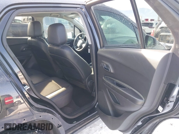 2021 Chevrolet Trax LT with VIN KL7CJPSB0MB333002, listed as a IAAI auction lot 41544127 with 65,551 mi miles. Bid and sale history available at carsss.com. Image 8.