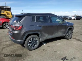 2019 Jeep Compass Trailhawk with VIN 3C4NJDDB2KT799842, listed as a Copart auction lot 50092085 with 86,114 mi miles and Salvage Title. Bid and sale history available at carsss.com. Image 3.