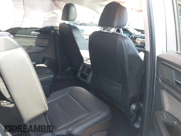 2022 Volkswagen Atlas SE z VIN 1V2JP2CA6NC502757, wystawiony jako IAAI lot #41247026 z przebiegiem 70 124 mil mil oraz . Historia ofert i sprzedaży dostępna na DreamBid. Obrazek 8.