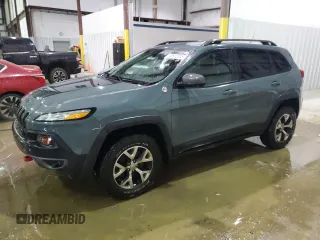 2015 Jeep Cherokee Trailhawk z VIN 1C4PJMBB0FW634397, wystawiony jako Copart lot #45812515 z przebiegiem 109 158 mil mil oraz Szkoda całkowita • Salvage title. Historia ofert i sprzedaży dostępna na DreamBid. Obrazek 1.