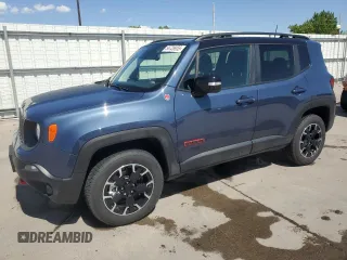 2023 Jeep Renegade Trailhawk z VIN ZACNJDC13PPP63873, wystawiony jako Copart lot #56728955 z przebiegiem 7 310 mil mil oraz Czysty tytuł • Clean title. Historia ofert i sprzedaży dostępna na DreamBid. Obrazek 1.