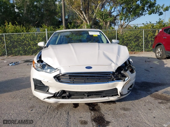 2020 Ford Fusion Hybrid SE with VIN 3FA6P0LU6LR184925, listed as a IAAI auction lot 41328622 with 40,412 mi miles. Bid and sale history available at carsss.com. Image 13.