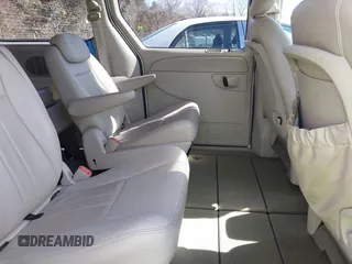 2006 Chrysler Town & Country LWB Touring with VIN 2A8GP54L56R671585, listed as a IAAI auction lot 41475419 with 166,861 mi miles. Bid and sale history available at carsss.com. Image 8.