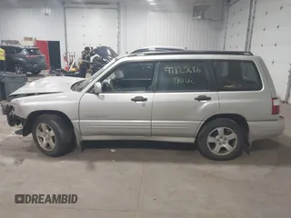 2001 Subaru Forester S w/Premium Pkg with VIN JF1SF65691H751789, listed as a IAAI auction lot 41825686 with 183,790 mi miles. Bid and sale history available at carsss.com. Image 14.