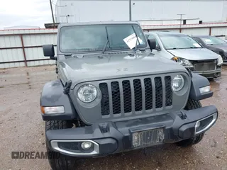 2023 Jeep Gladiator Sport S z VIN 1C6HJTAG3PL523140, wystawiony jako IAAI lot #41719004 z przebiegiem 34 014 mil mil oraz . Historia ofert i sprzedaży dostępna na DreamBid. Obrazek 6.