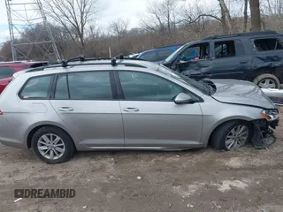 2016 Volkswagen Golf SportWagen TSI S with VIN 3VWC17AU1GM513198, listed as a IAAI auction lot 41229364 with 88,268 mi miles. Bid and sale history available at carsss.com. Image 14.