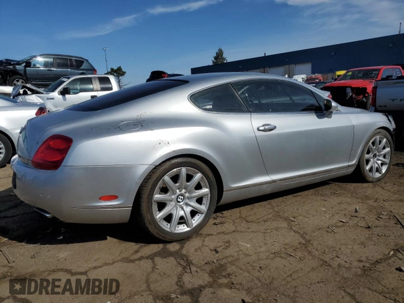 2005 Bentley Continental GT GT z VIN SCBCR63W25C026291, wystawiony jako Copart lot #50234235 z przebiegiem Nie podano mil oraz Szkoda całkowita • Salvage title. Historia ofert i sprzedaży dostępna na DreamBid. Obrazek 3.