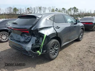 2023 Lexus NX 350 Premium z VIN 2T2GGCEZ8PC024142, wystawiony jako IAAI lot #42101751 z przebiegiem 34 449 mil mil oraz . Historia ofert i sprzedaży dostępna na DreamBid. Obrazek 4.
