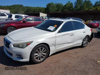 2014 Infiniti Q50 Premium with VIN JN1BV7AR0EM686530, listed as a IAAI auction lot 40381908 with 228,156 mi miles. Bid and sale history available at carsss.com. Image 2.
