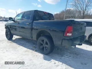 2015 Ram 1500 Express z VIN 1C6RR7KT5FS588494, wystawiony jako IAAI lot #41321894 z przebiegiem 300 261 mil mil oraz . Historia ofert i sprzedaży dostępna na DreamBid. Obrazek 3.