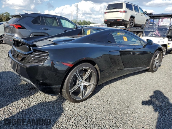 2015 McLaren 650S z VIN SBM11FAA3FW004388, wystawiony jako Copart lot #74802864 z przebiegiem Nie podano mil oraz Szkody całkowita. Historia ofert i sprzedaży dostępna na DreamBid. Obrazek 3.