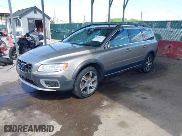 2012 Volvo XC70 T6 z VIN YV4902BZ1C1143307, wystawiony jako IAAI lot #42140146 z przebiegiem 173 106 mil mil oraz . Historia ofert i sprzedaży dostępna na DreamBid. Obrazek 17.