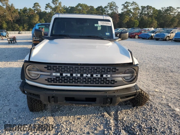 2023 Ford Bronco z VIN 1FMDE5CP6PLB70070, wystawiony jako Copart lot #73353684 z przebiegiem 6 810 mil mil oraz Czysty tytuł • Clean title. Historia ofert i sprzedaży dostępna na DreamBid. Obrazek 5.