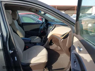 2013 Hyundai Santa Fe GL with VIN 5XYZT3LB0DG110415, listed as a IAAI auction lot 41789012 with 112,871 mi miles. Bid and sale history available at carsss.com. Image 5.