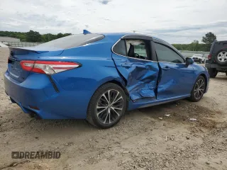 2020 Toyota Camry SE z VIN 4T1G11AKXLU371418, wystawiony jako Copart lot #56050785 z przebiegiem 106 183 mil mil oraz Szkoda całkowita • Salvage title. Historia ofert i sprzedaży dostępna na DreamBid. Obrazek 3.