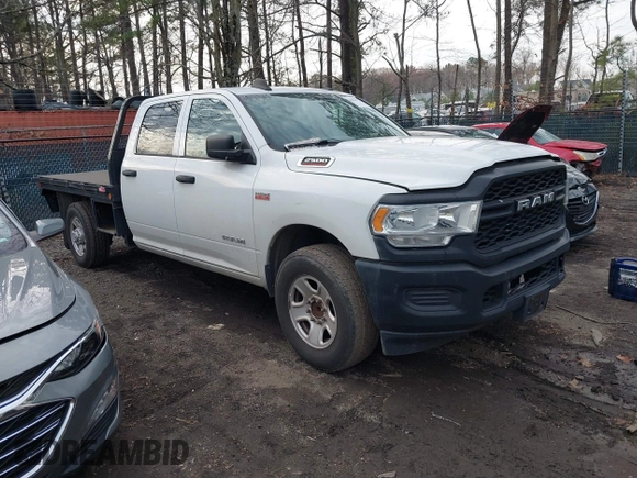 2020 Ram 2500 Tradesman with VIN 3C7WR4HJXLG201931, listed as a IAAI auction lot 41832892 with 86,215 mi miles. Bid and sale history available at carsss.com. Image 1.