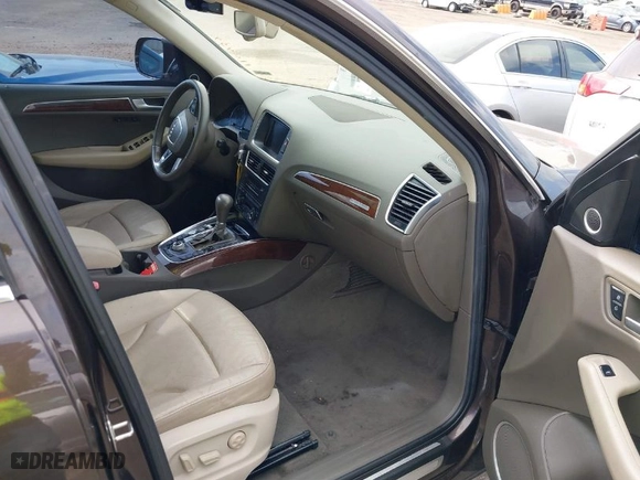 2012 Audi Q5 2.0T Premium Plus with VIN WA1LFAFP7CA110459, listed as a IAAI auction lot 40748633 with 169,874 mi miles. Bid and sale history available at carsss.com. Image 5.