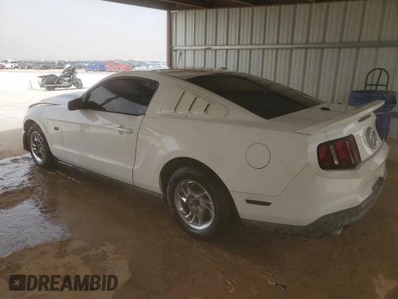 2011 Ford Mustang V6 with VIN 1ZVBP8AM2B5166530, listed as a Copart auction lot 49241085 with 140,842 mi miles and Clean Title. Bid and sale history available at carsss.com. Image 2.