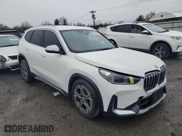 2024 BMW X1 xDrive28i z VIN WBX73EF05R5Y30843, wystawiony jako Copart lot #51692185 z przebiegiem 8 573 mil mil oraz Szkoda całkowita • Salvage title. Historia ofert i sprzedaży dostępna na DreamBid. Obrazek 4.