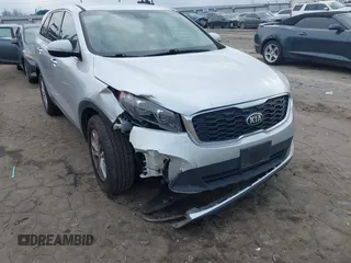 2020 Kia Sorento LX V6 with VIN 5XYPGDA50LG619045, listed as a IAAI auction lot 41520510 with 124,870 mi miles. Bid and sale history available at carsss.com. Image 6.
