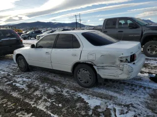 1995 Toyota Camry LE with VIN 4T1GK12E5SU858787, listed as a Copart auction lot 89400945 with 184,167 mi miles and Clean Title. Bid and sale history available at carsss.com. Image 2.
