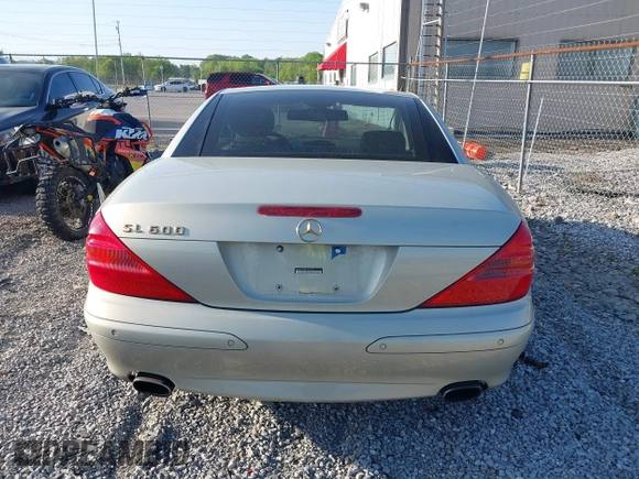2005 Mercedes-Benz SL with VIN WDBSK76F45F101178, listed as a IAAI auction lot 42016738 with 117,752 mi miles and . Bid and sale history available at DreamBid. Image 16.
