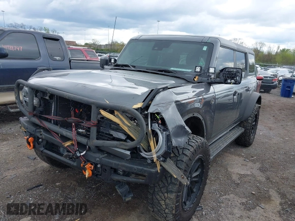 2022 Ford Bronco with VIN 1FMEE5DP4NLA83591, listed as a IAAI auction lot 42016765 with 40,554 mi miles. Bid and sale history available at carsss.com. Image 17.