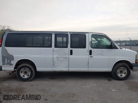 2007 Chevrolet Express Passenger с VIN 1GAHG39UX71162351, выставлен на аукционе IAAI как лот 41887144 с пробегом 353 473 миль миль и . История ставок и продаж доступна на DreamBid. Изображение 13.