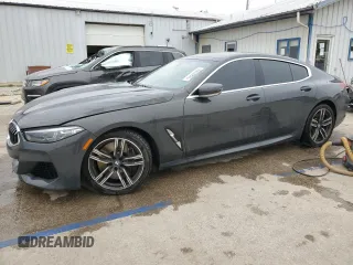 2021 BMW 8 Series M850i z VIN WBAGV8C04MCE93308, wystawiony jako Copart lot #55030895 z przebiegiem 37 762 mil mil oraz Szkoda całkowita • Salvage title. Historia ofert i sprzedaży dostępna na DreamBid. Obrazek 1.