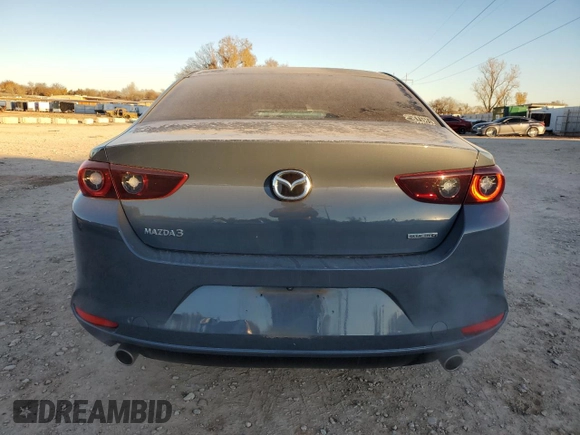 2022 Mazda 3 Carbon Edition z VIN 3MZBPACL0NM300509, wystawiony jako Copart lot #82294524 z przebiegiem 43 367 mil mil oraz Szkoda całkowita • Salvage title. Historia ofert i sprzedaży dostępna na DreamBid. Obrazek 6.