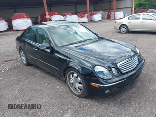 2008 Mercedes-Benz E 350 Luxury z VIN WDBUF56X88B280217, wystawiony jako IAAI lot #42149681 z przebiegiem 281 395 mil mil oraz . Historia ofert i sprzedaży dostępna na DreamBid. Obrazek 1.
