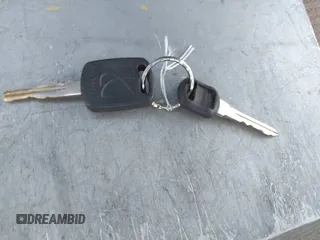 1997 Saturn SC z VIN 1G8ZE1283VZ163658, wystawiony jako IAAI lot #40494467 z przebiegiem 111 701 mil mil oraz . Historia ofert i sprzedaży dostępna na DreamBid. Obrazek 11.