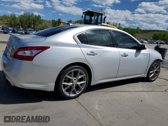 2011 Nissan Maxima S z VIN 1N4AA5AP8BC867065, wystawiony jako Copart lot #56798125 z przebiegiem 118 074 mil mil oraz Szkoda całkowita • Salvage title. Historia ofert i sprzedaży dostępna na DreamBid. Obrazek 3.